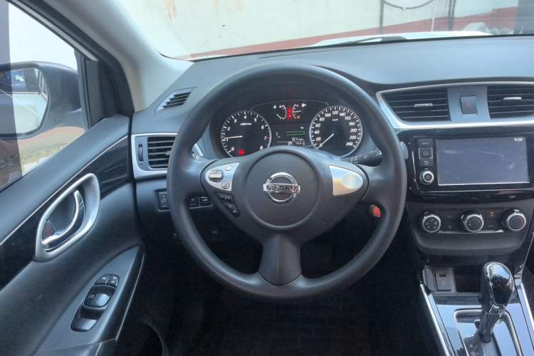 Used Nissan Sylphy 2016 1.6XV CVT Smart Enjoyment Version Steering Wheel