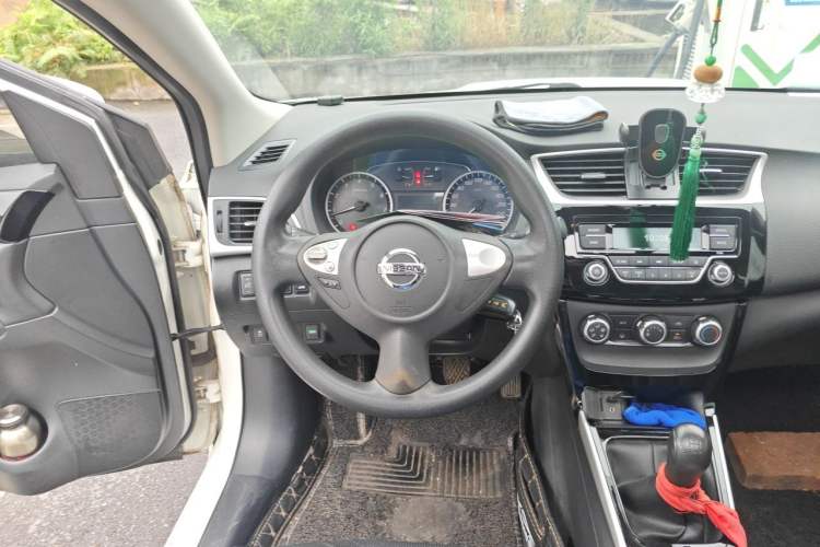 Used Nissan Sylphy 2016 1.6 XL Manual Luxury Edition Steering Wheel