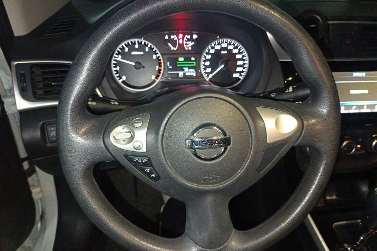 Used Nissan Sylphy 2016 1.6XV CVT Smart Enjoyment Version Steering Wheel