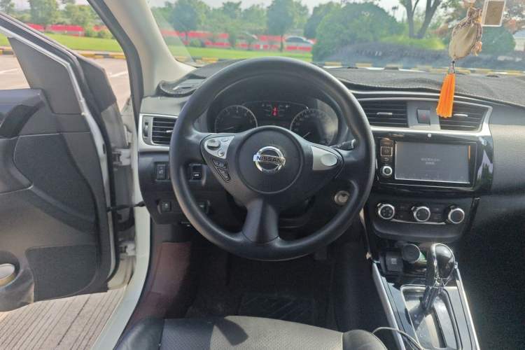 Used Nissan Sylphy 2016 1.6XV CVT Smart Enjoyment Version Steering Wheel