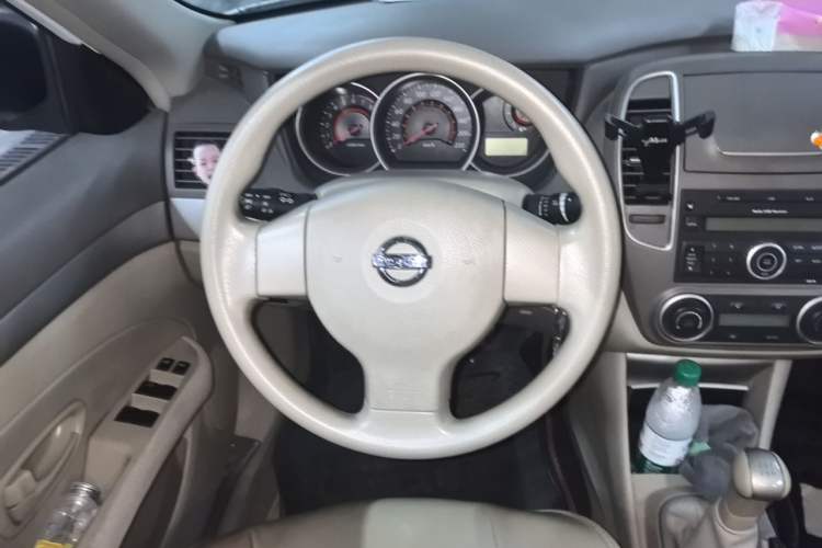 Used Nissan Sylphy 2016 Classic 1.6XE Manual Leading Edition Steering Wheel
