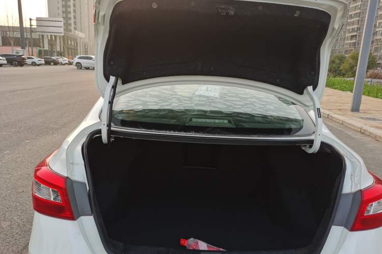 Used Nissan Sylphy 2016 1.6 XL CVT Deluxe Edition Trunk