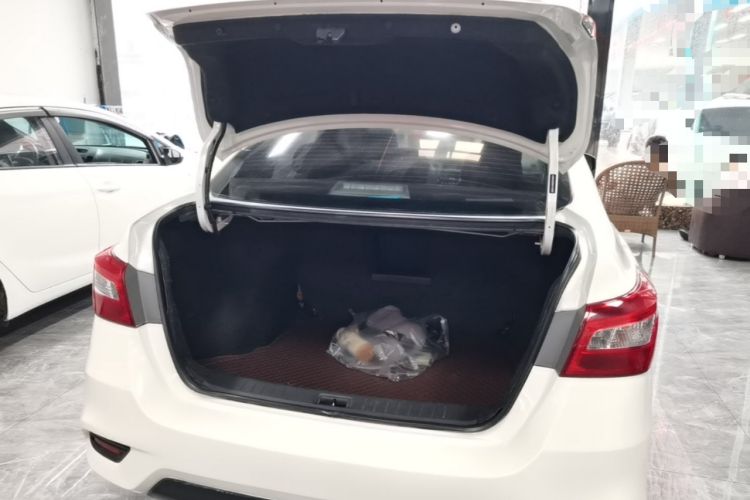 Used Nissan Sylphy 2016 1.6 XL CVT Deluxe Edition Trunk