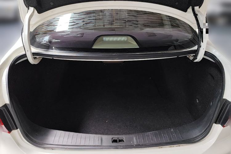 Used Nissan Sylphy 2016 Classic 1.6XE Manual Comfort Edition Trunk
