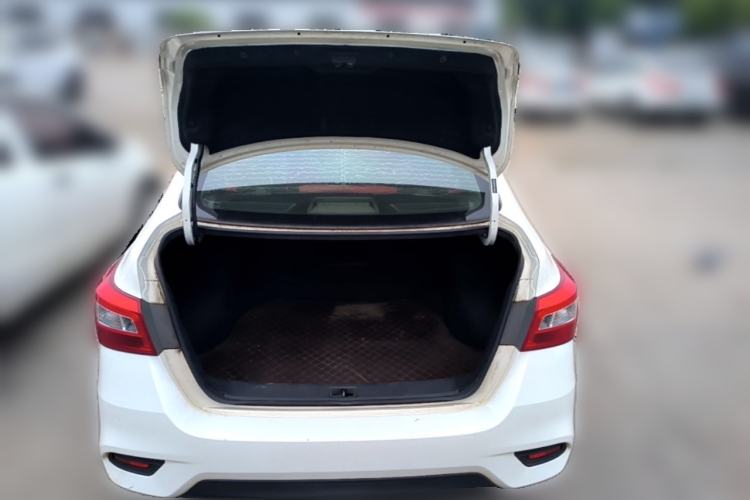 Used Nissan Sylphy 2016 1.6 XL CVT Deluxe Edition Trunk