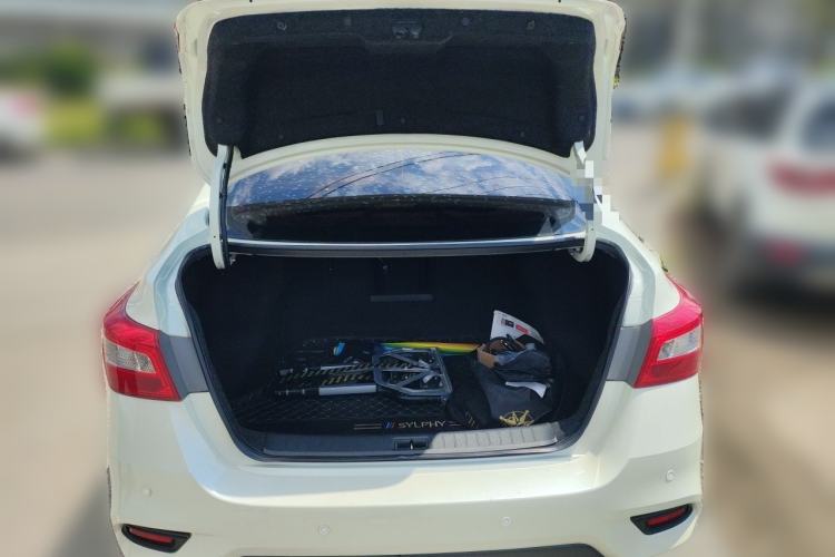 Used Nissan Sylphy 2016 1.6 XL CVT Deluxe Edition Trunk