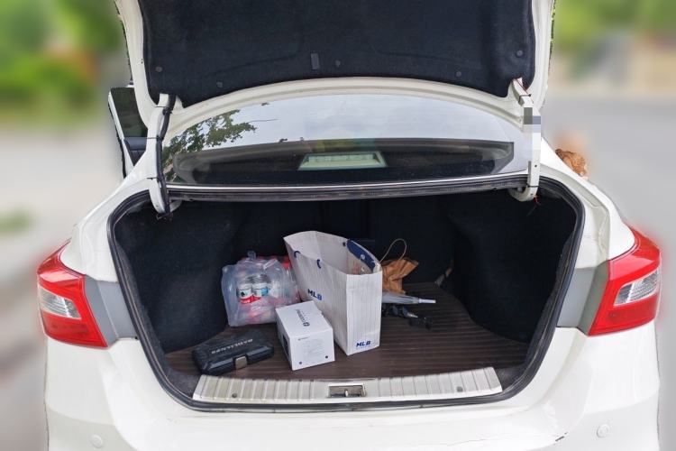 Used Nissan Sylphy 2016 1.6 XL Manual Luxury Edition Trunk