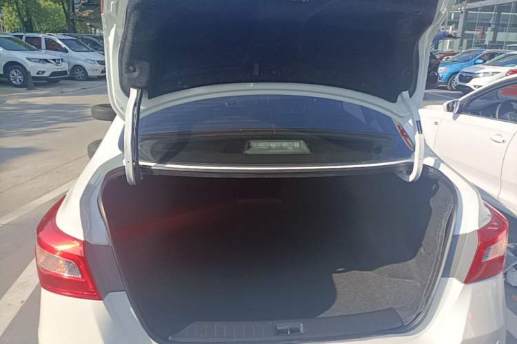 Used Nissan Sylphy 2016 1.6XV CVT Smart Enjoyment Version Trunk