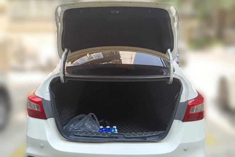 Used Nissan Sylphy 2016 1.6 XL CVT Luxury Edition Trunk