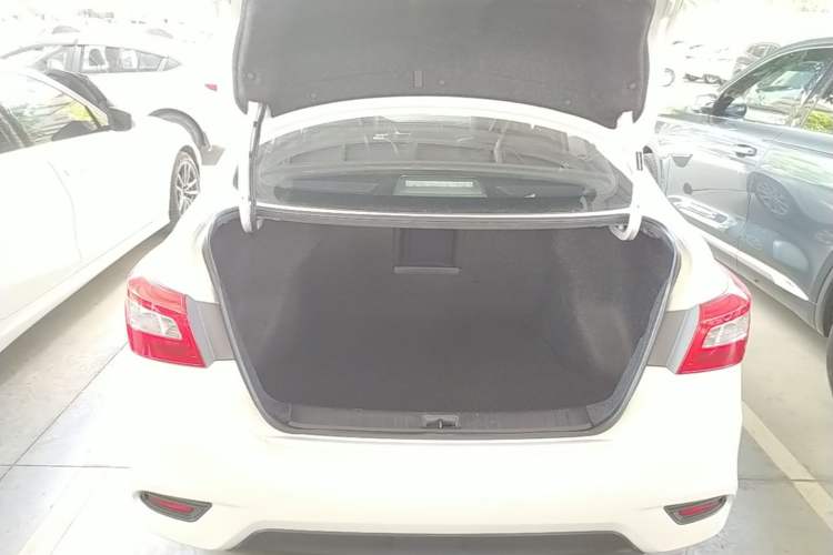 Used Nissan Sylphy 2016 1.6XV CVT Smart Enjoyment Version Trunk