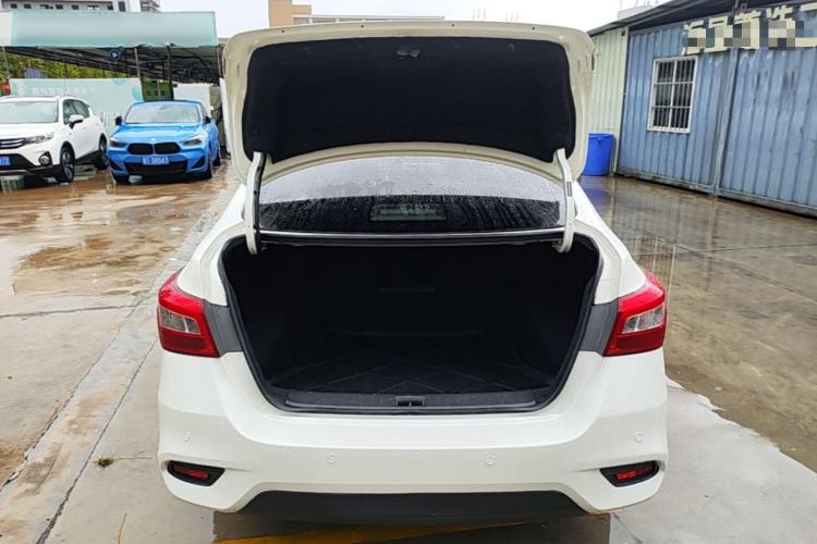 Used Nissan Sylphy 2016 1.6 XL CVT Deluxe Edition Trunk