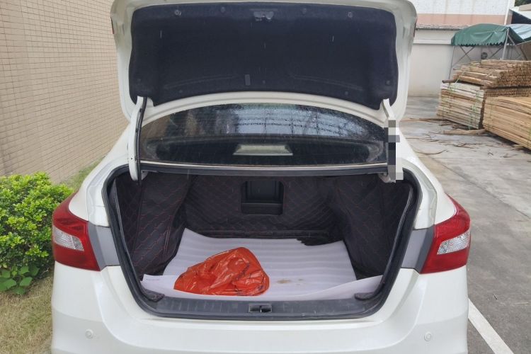 Used Nissan Sylphy 2016 1.6 XL CVT Luxury Edition Trunk