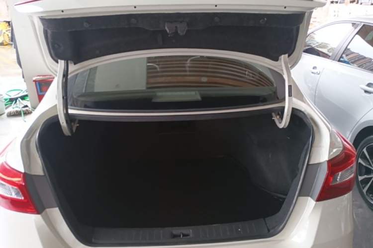 Used Nissan Sylphy 2016 1.6XV CVT Smart Enjoyment Version Trunk