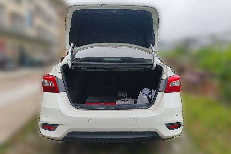 Used Nissan Sylphy 2016 1.6 XL CVT Deluxe Edition Trunk
