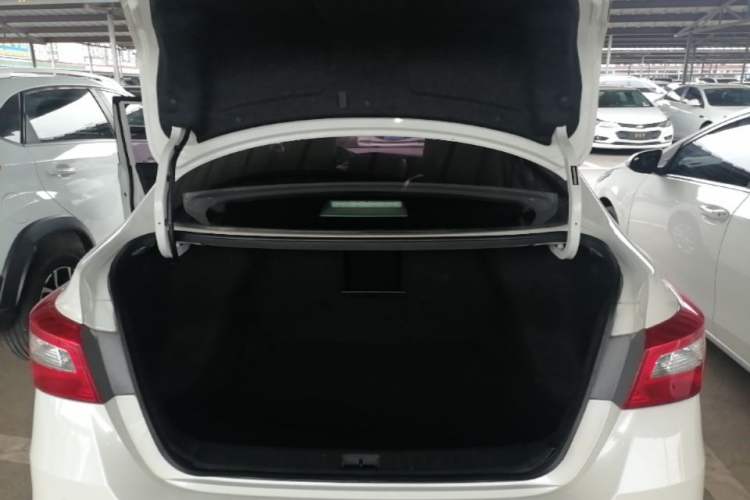 Used Nissan Sylphy 2016 1.6 XL CVT Deluxe Edition Trunk