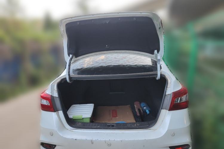 Used Nissan Sylphy 2016 1.6 XL CVT Luxury Edition Trunk