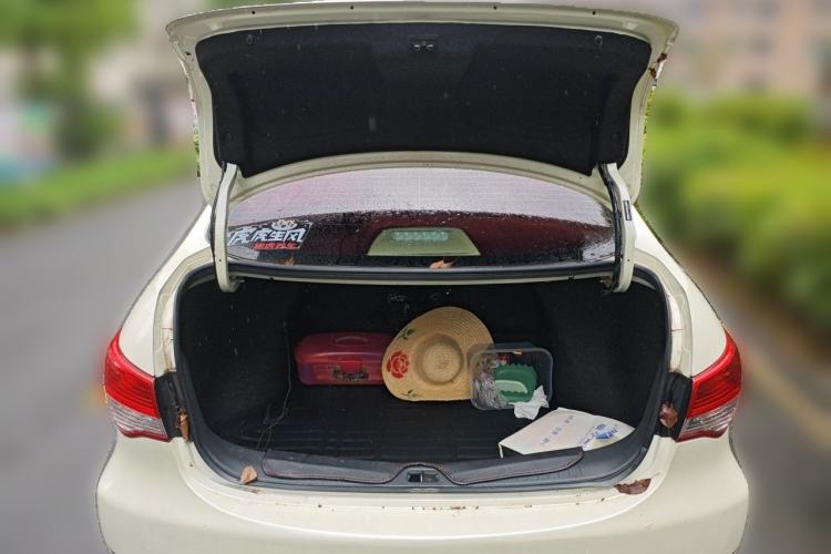 Used Nissan Sylphy 2016 Classic 1.6XE Manual Comfort Edition Trunk
