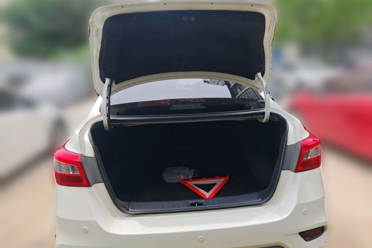 Used Nissan Sylphy 2016 1.6 XL CVT Luxury Edition Trunk