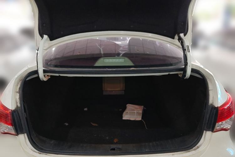 Used Nissan Sylphy 2016 Classic 1.6XE Automatic Comfort Edition Trunk