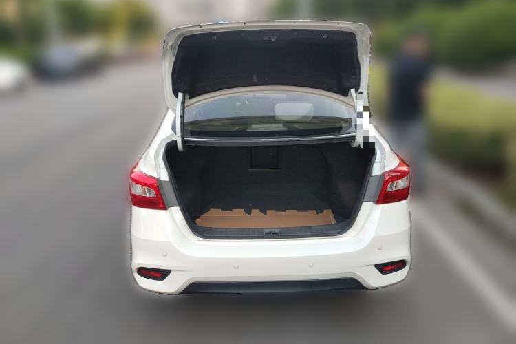 Used Nissan Sylphy 2016 1.6 XL CVT Deluxe Edition Trunk