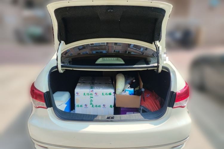 Used Nissan Sylphy 2016 Classic 1.6XE Manual Leading Edition Trunk