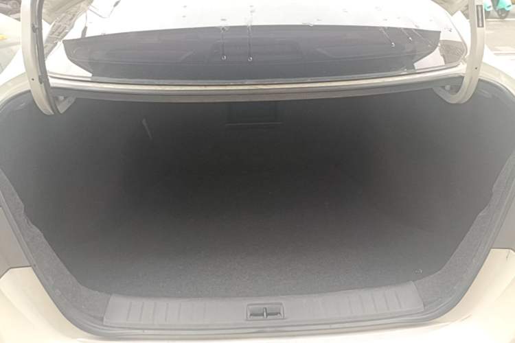 Used Nissan Sylphy 2016 1.6 XL CVT Luxury Edition Trunk