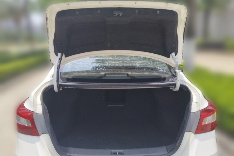 Used Nissan Sylphy 2016 1.6 XL CVT Deluxe Edition Trunk