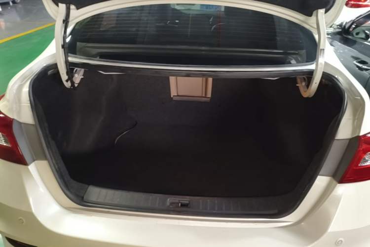 Used Nissan Sylphy 2016 1.6 XL CVT Luxury Edition Trunk