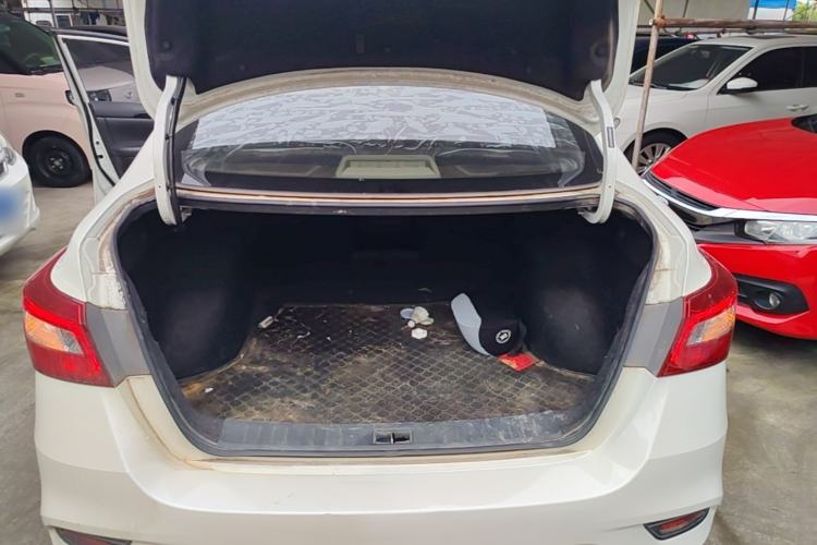 Used Nissan Sylphy 2016 1.6 XL CVT Deluxe Edition Trunk