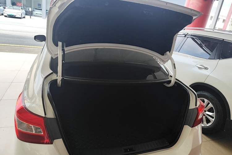 Used Nissan Sylphy 2016 1.6XE CVT Comfort Edition Trunk