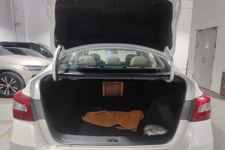 Used Nissan Sylphy 2016 1.6XV CVT Smart Enjoyment Version Trunk