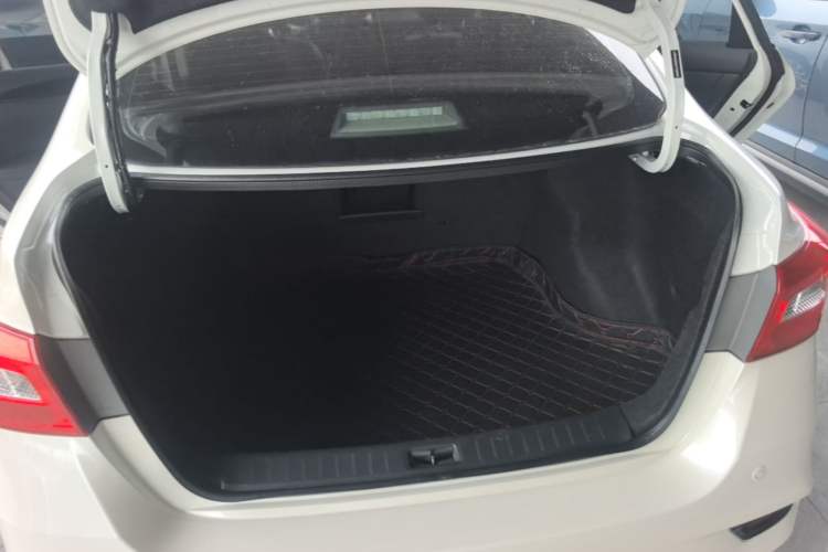 Used Nissan Sylphy 2016 1.6 XL CVT Luxury Edition Trunk