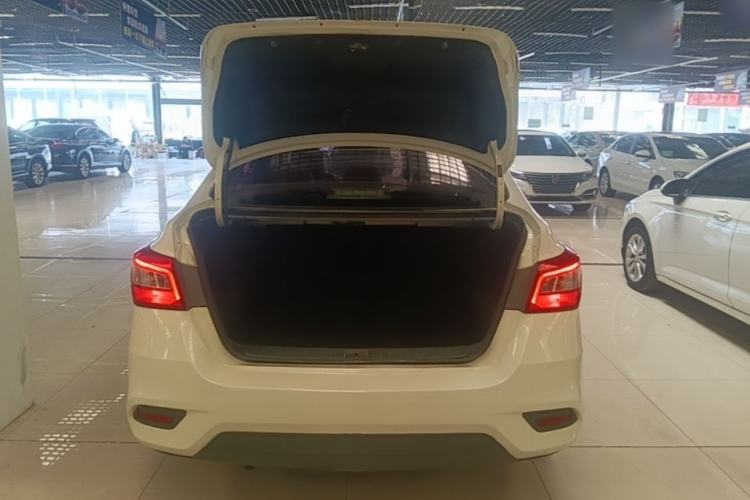 Used Nissan Sylphy 2016 1.6 XL CVT Deluxe Edition Trunk