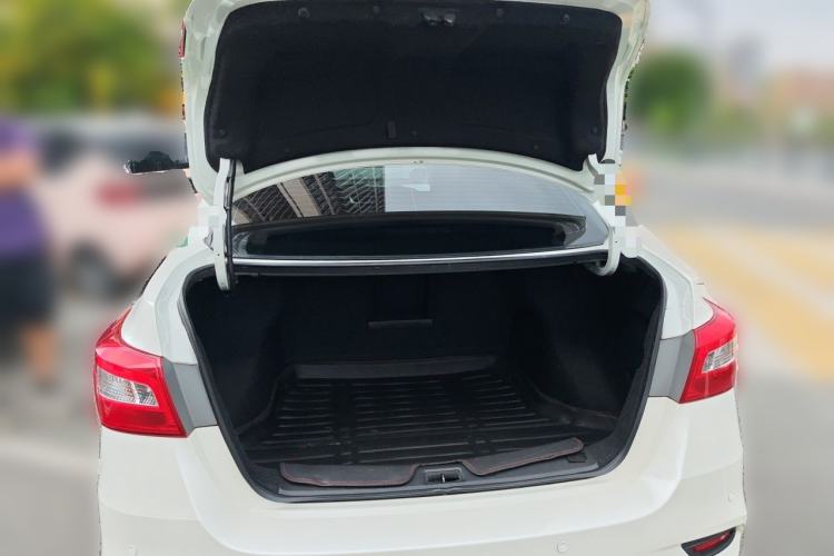Used Nissan Sylphy 2016 1.6 XL CVT Deluxe Edition Trunk