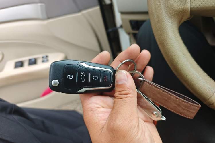 Used Nissan Sylphy 2016 Classic 1.6XE Manual Comfort Edition Vehicle Key