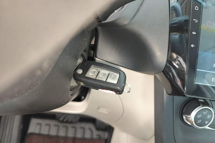Used Nissan Sylphy 2016 1.6XE CVT Comfort Edition Vehicle Key