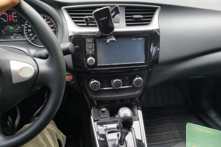 Used Nissan Sylphy 2016 1.6XV CVT Smart Enjoyment Version Audio And AC Panel