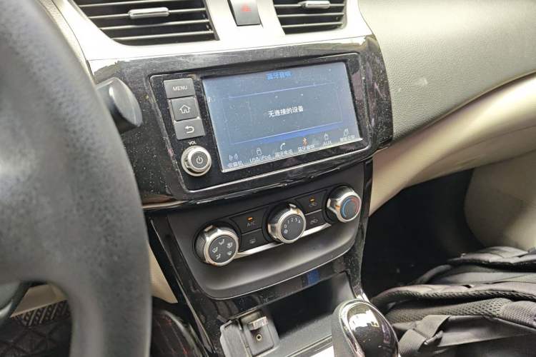 Used Nissan Sylphy 2016 1.6XV CVT Smart Enjoyment Version Audio And AC Panel