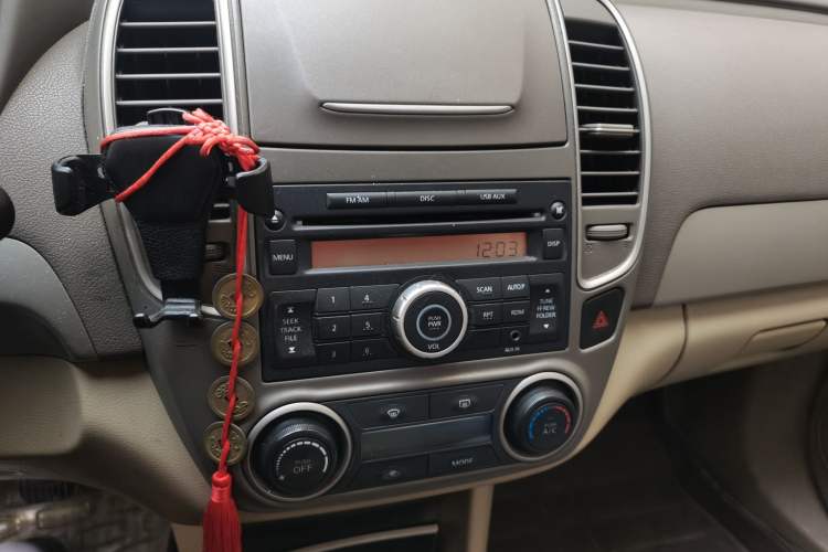 Used Nissan Sylphy 2016 Classic 1.6XE Manual Comfort Edition Audio And AC Panel
