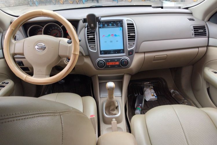 Used Nissan Sylphy 2016 Classic 1.6XE Manual Comfort Edition Center Console