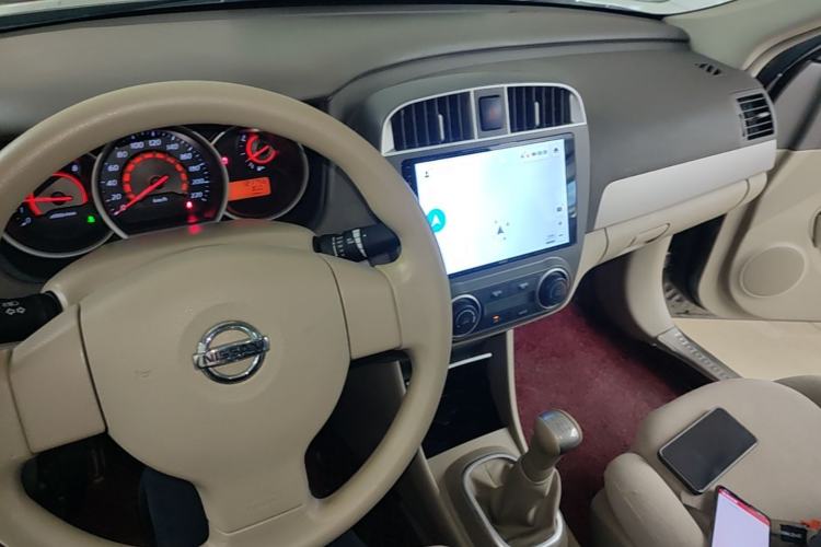 Used Nissan Sylphy 2016 Classic 1.6XE Manual Leading Edition Center Console