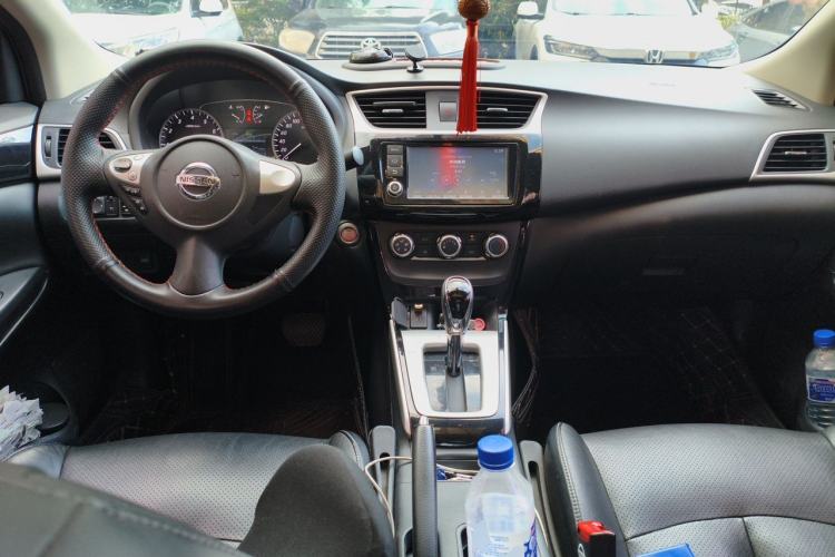 Used Nissan Sylphy 2016 1.6 XL CVT Deluxe Edition Center Console