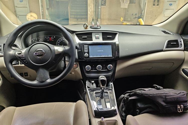 Used Nissan Sylphy 2016 1.6XV CVT Smart Enjoyment Version Center Console
