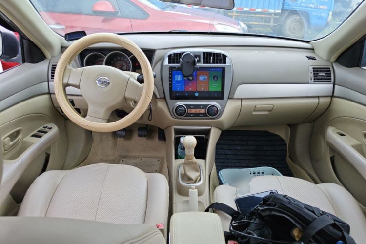Used Nissan Sylphy 2016 Classic 1.6XE Manual Leading Edition Center Console