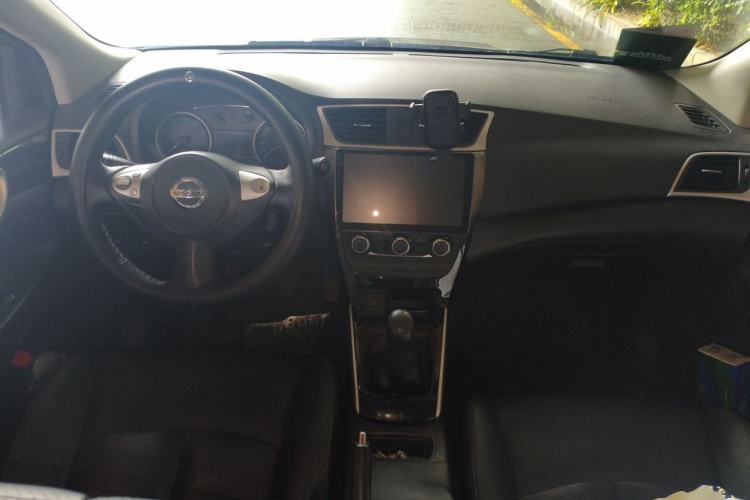 Used Nissan Sylphy 2016 1.6 XL Manual Luxury Edition Center Console