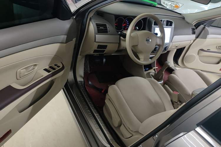 Used Nissan Sylphy 2016 Classic 1.6XE Manual Leading Edition Driver Seat