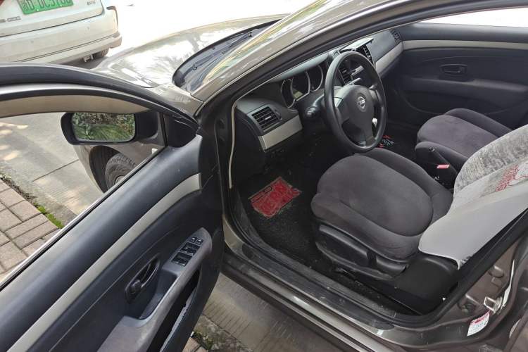 Used Nissan Sylphy 2016 Classic 1.6XE Automatic Leading Edition Driver Seat