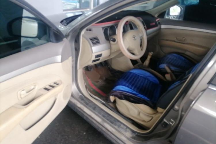 Used Nissan Sylphy 2016 Classic 1.6XE Manual Comfort Edition Driver Seat