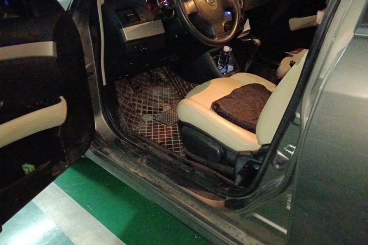 Used Nissan Sylphy 2016 Classic 1.6XE Manual Leading Edition Driver Seat