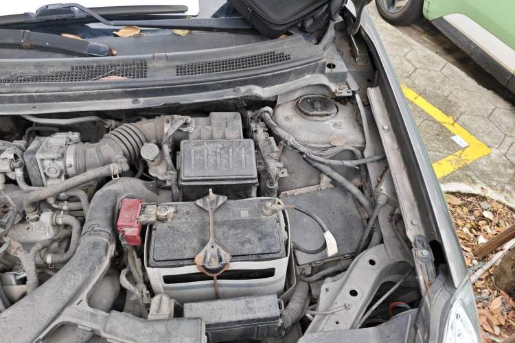 Used Nissan Sylphy 2016 Classic 1.6XE Manual Comfort Edition Engine Bay Left